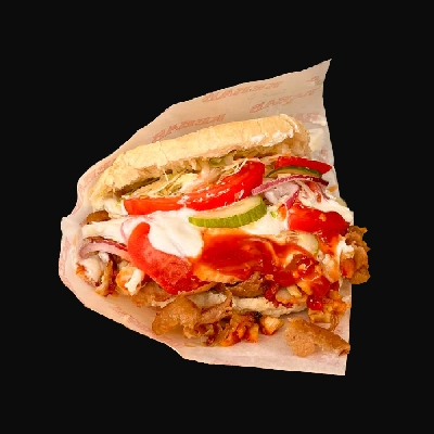 Kebab w Bułce Tureckiej bułka turecka + mięso + sałatka + sosy